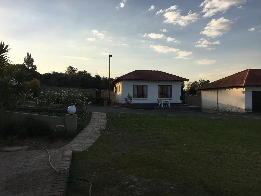 Hotel Bottom Of Boden Benoni Exterior foto